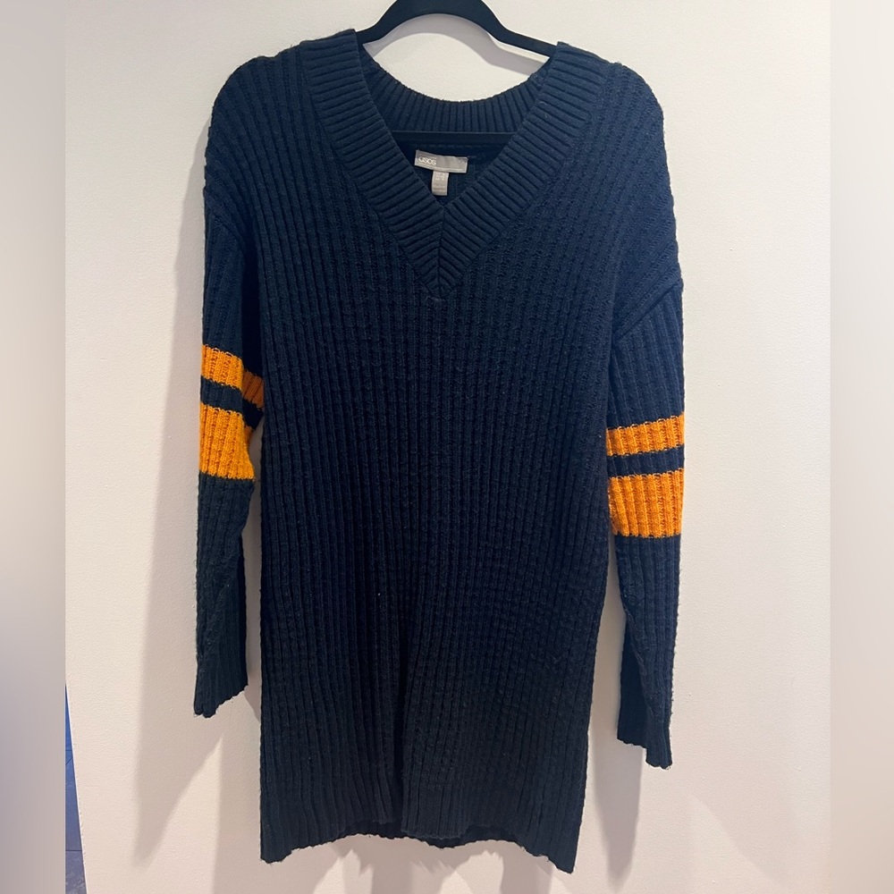 ASOS V-Neck Sweater Size 4